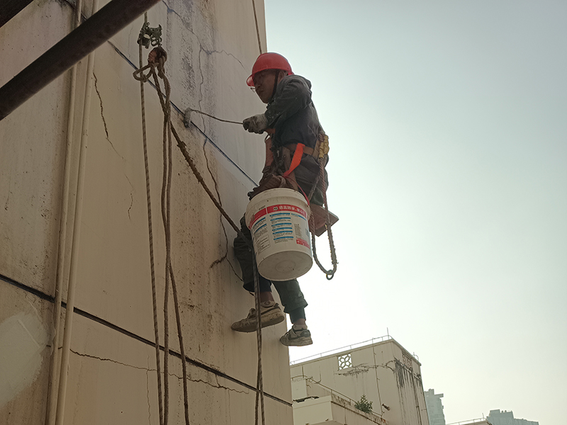 外墙渗水到内墙